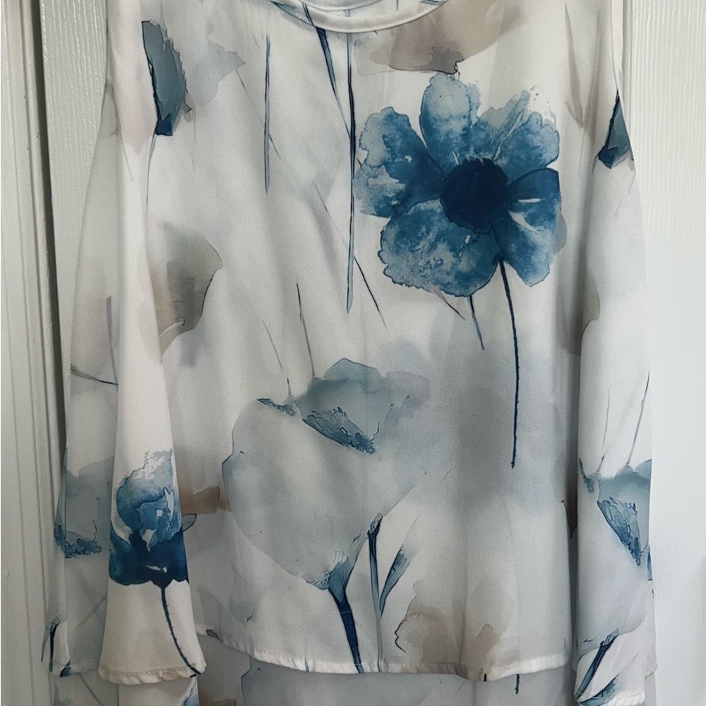 Floral Blue and White Women's Top